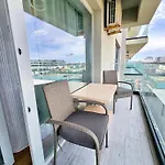 View Studio-endless Summer Mamaia Nord Navodari